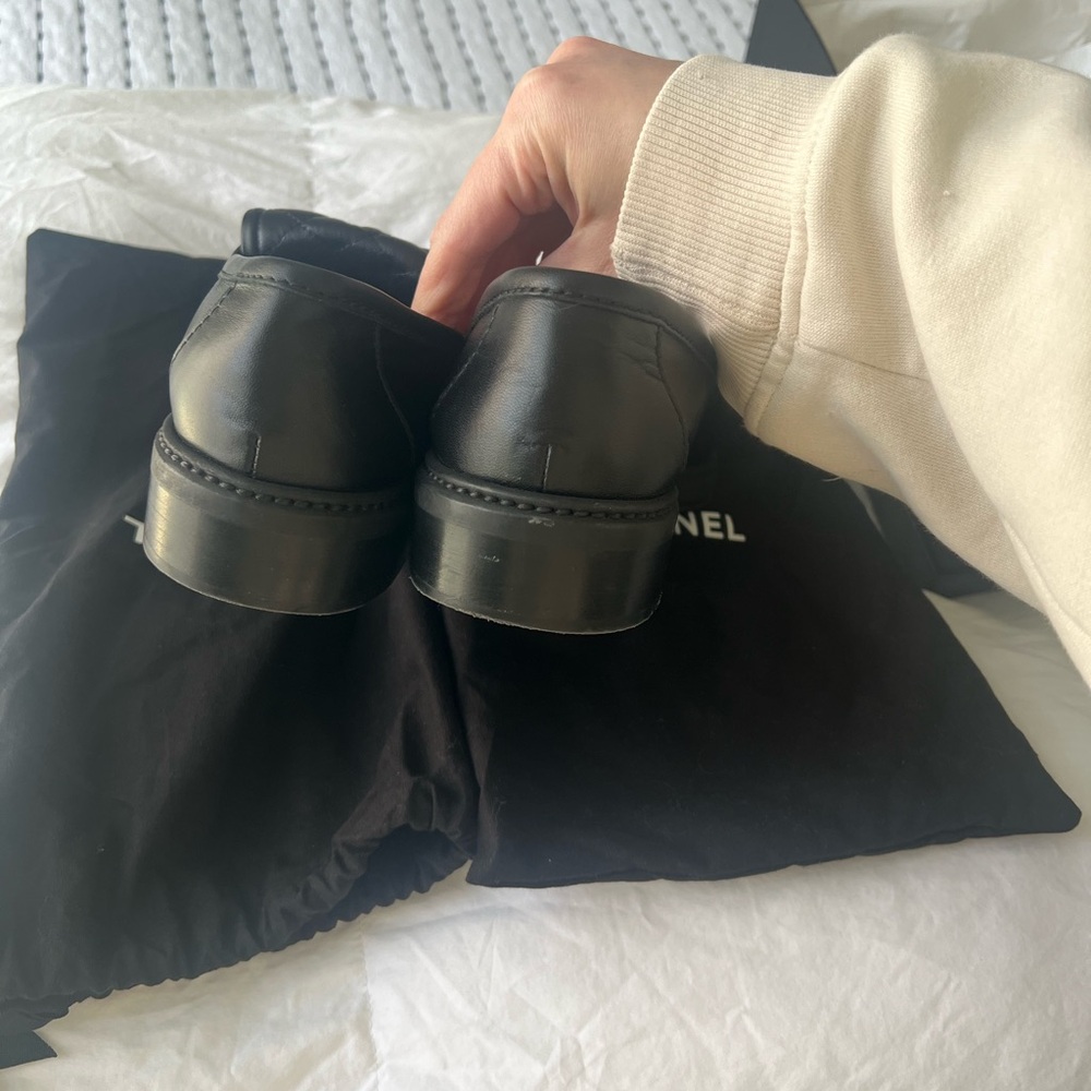 CHANEL Quilted Lambskin interlocking CC Turn Lock Loafers - Picture 6 of 7